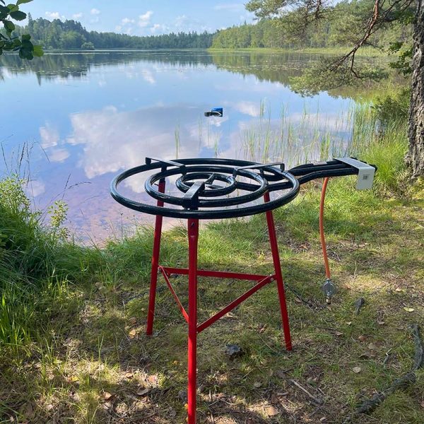 Vaello Gasolbrännare 60 cm på stativ framför sjö