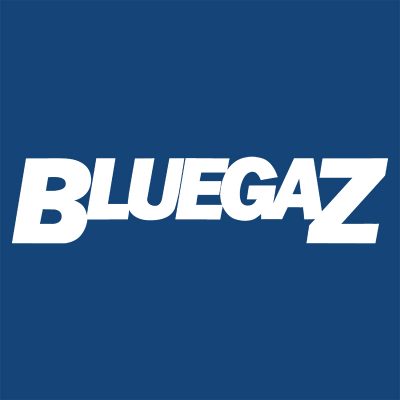 Pressbild - Bluegaz logga 144447 blå bakgrund vita bokstäver (kvadrat)