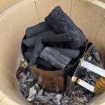 Bluegaz Premium Grillkol Starter fylld med stora kolbitar