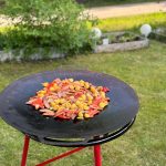 Bluegaz Timsfors Stekhäll 70 cm med korv och potatis som steks