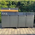 Bluegaz Z Gasolgrill och sidomodul på uteplats sett framifrån