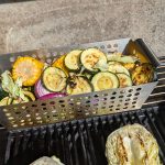 Bluegaz Premium Grillkorg med zucchini, majs och rödlök