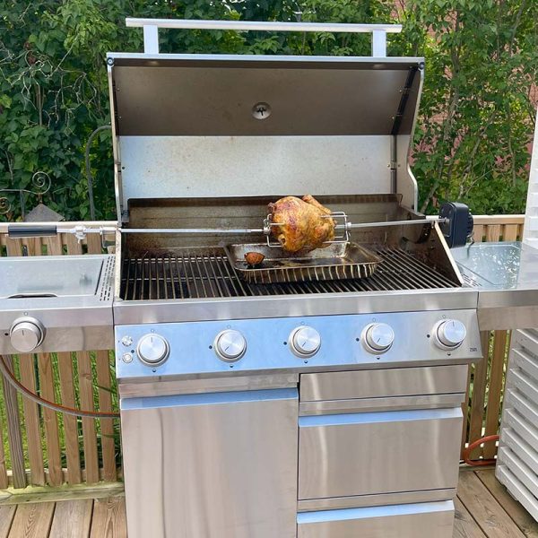 Bluegaz Z501 & X502 Rotisserie på Z501 Gasolgrill med hel kyckling som grillas