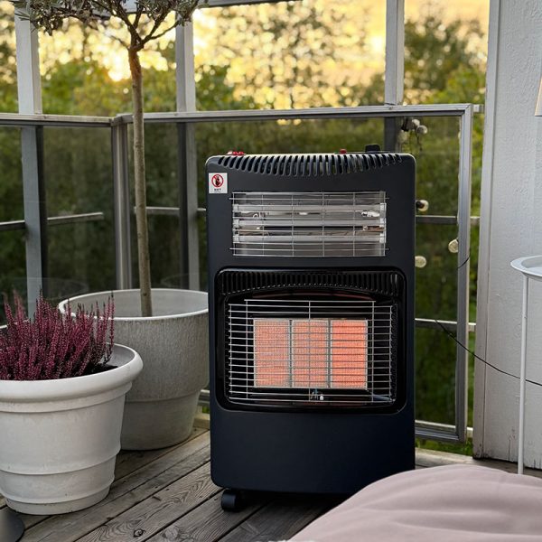 Bluegaz Tabernas Gasolkamin med fläkt står på trädäck
