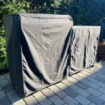 Bluegaz Z Sidomodul Premium Grillöverdrag på Z Sidomodul bredvid Z Gasolgrill sett från höger