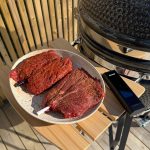 Bluegaz Trådlös Grilltermometer med 2 sonder med en sond i varje köttbit