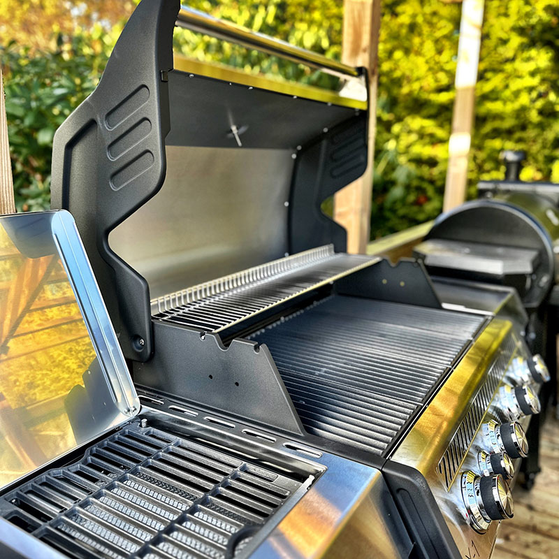 Bluegaz X1 Gasolgrill med öppet lock från sidan