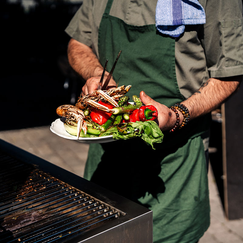 Bluegaz Z Gasolgrill tar plats på Wärdshuset Ulla Winbladhs uteservering